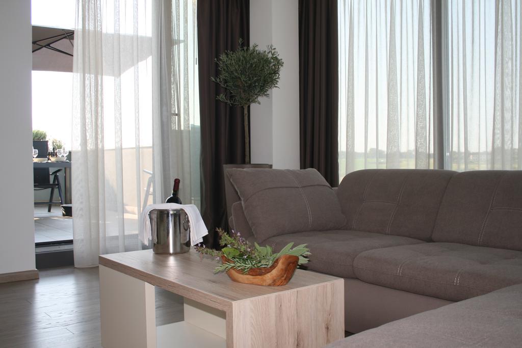 Olive Charm Apartamento Umago Exterior foto